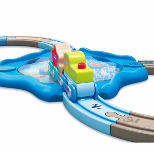 Hape Undersea Figure 8